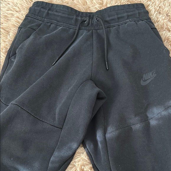 Nike Black Full-Zip Hoodie - Picture 2 of 10